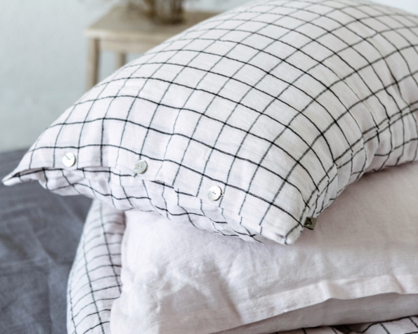bed-linen-art-ll518t-100-linen-rose-black-checks-pillowcase-50x70-with-buttons-ll520t-100-linen-rose-pillowcase-50x70-oxford_1573556709-19ead768910e58b710f51b22e2e2323f.jpg
