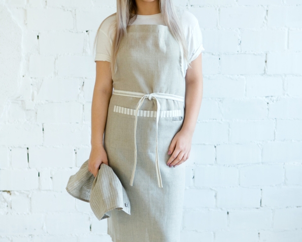 kitchen-apron-art-ll10n-ll362-100-linen-natural-striped-mod-1-92x98x26_1573474872-03fb9c6411661b971190a2ba9f629b1f.jpg