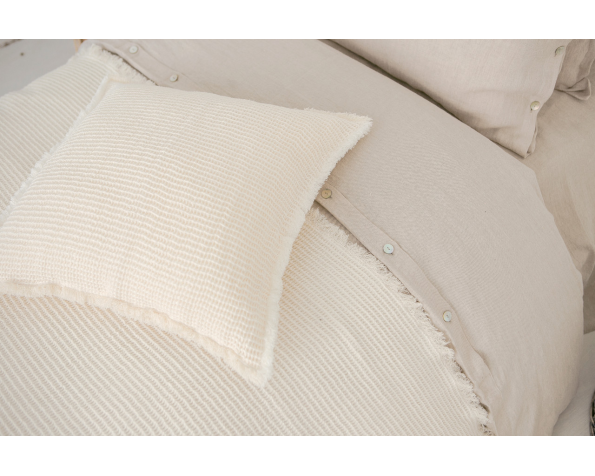 pillowe-cover-art-cl007t-50-linen-50-cotton-off-white-50x50_1573563590-f0271ccb46089fefb067218df76d9f16.jpg