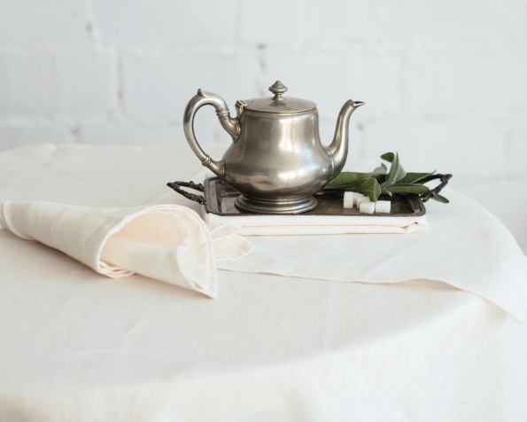 tablecloth-napkin-art-ll10f-100-linen-mod-1-white-210x210-45x45-1_1573477509-3b2599831cf66c39cada1a30f93c44f5.jpg